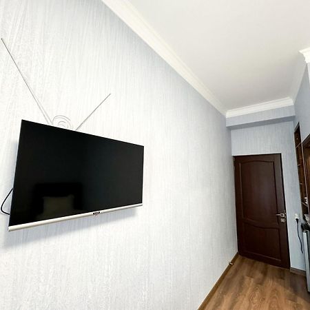 Armenia Hotel Erevan Esterno foto