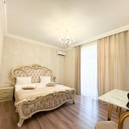 Armenia Hotel Erevan Esterno foto