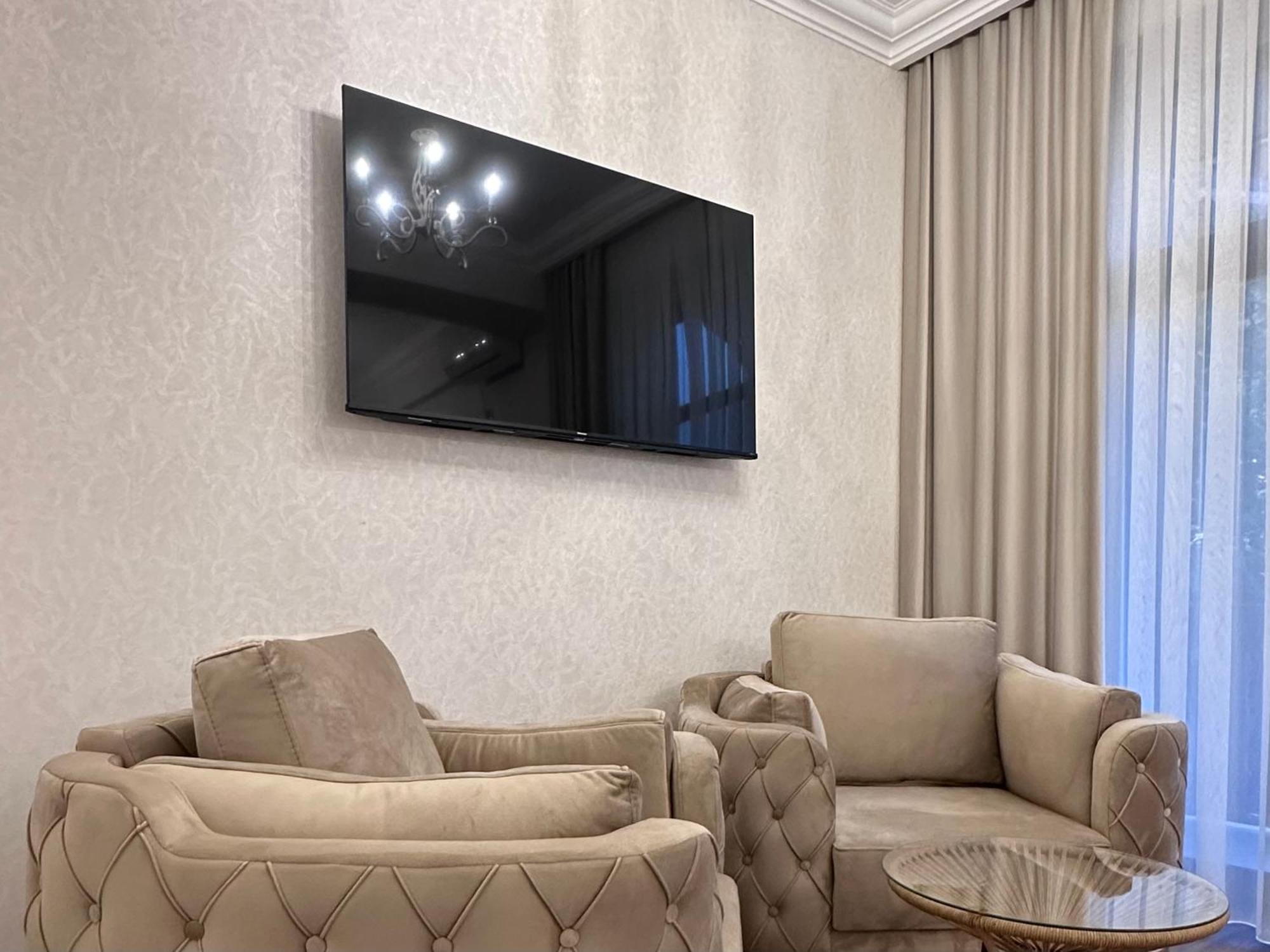 Armenia Hotel Erevan Esterno foto
