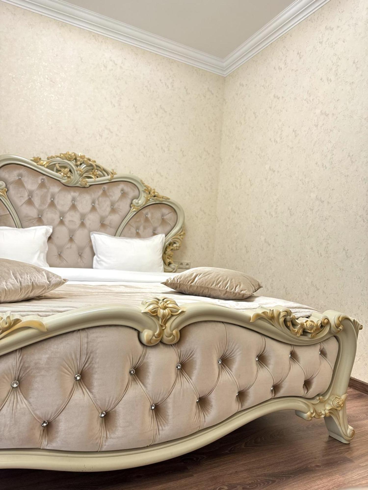 Armenia Hotel Erevan Esterno foto